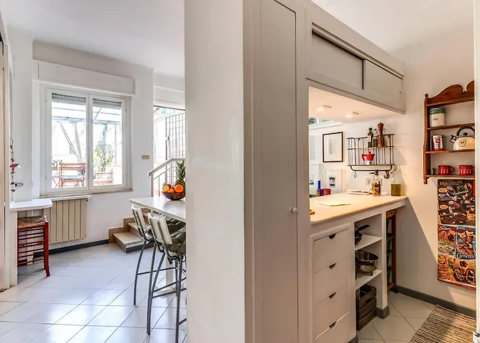 Cozy Flat In Vatican Area With Private Terrace ローマ