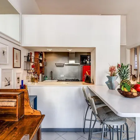 Cozy Flat In Vatican Area With Private Terrace Апартаменты *