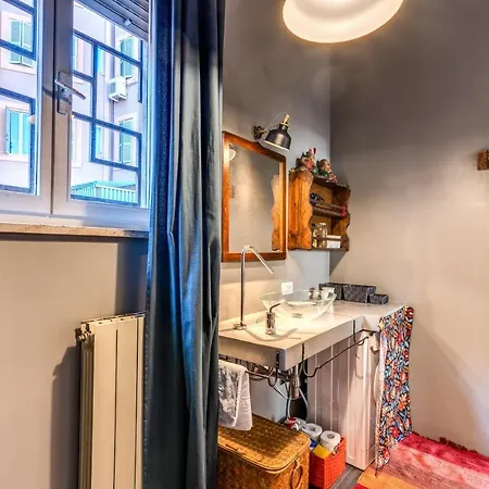Cozy Flat In Vatican Area With Private Terrace Апартаменты *